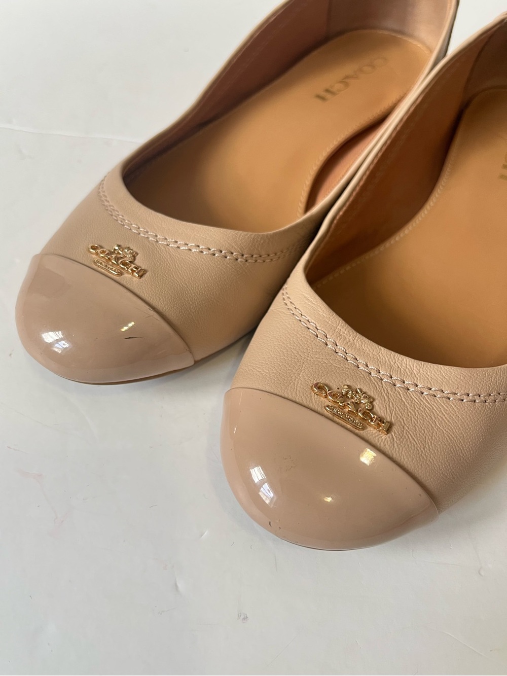 Coach Chelsea cream neutral leather cap toes ballet flats size 7.5B - Picture 9 of 11